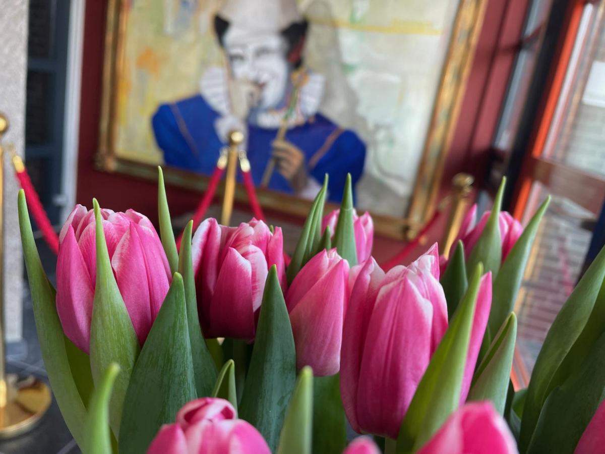 B&B De Tulpentoren Roelofarendsveen Bagian luar foto
