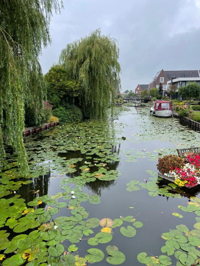 B&B De Tulpentoren Roelofarendsveen Bagian luar foto