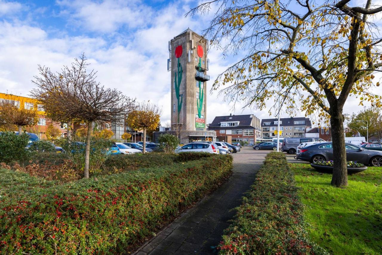 B&B De Tulpentoren Roelofarendsveen Bagian luar foto